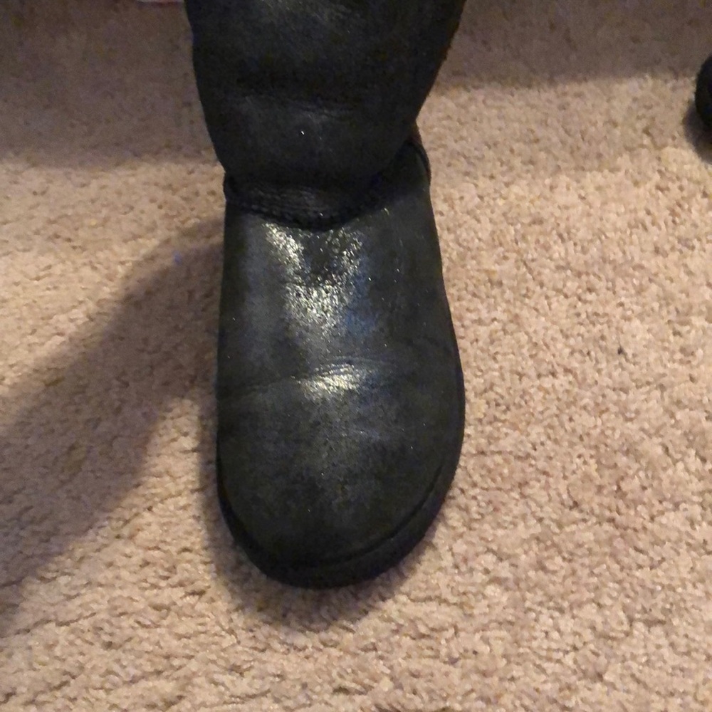 Ugg - Picture 5 of 8